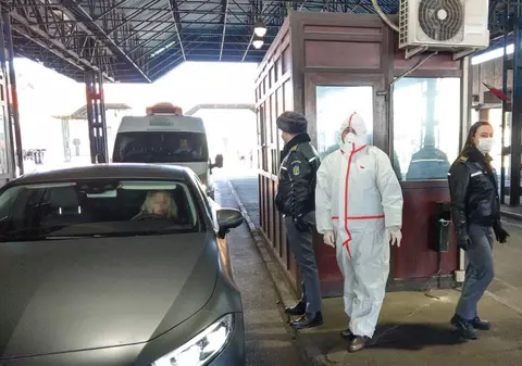 Ungaria a declarat că permite tranzitul cetăţenilor români blocaţi la graniţa austro-ungară în cursul nopţii de marţi