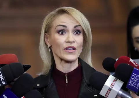 Gabriela Firea anunță că nu se mai face testare anti-COVID în școli: „Acest proiect a fost blocat doar pentru ca l-am propus eu. Din cinism si invidie”