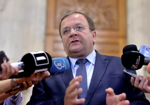 Gheorghe Flutur, subiect de scandal în Parlament. PSD: "În Suceava urlă lupii noaptea şi moartea se plimbă pe străzi". PNL: "Un om crucificat, îl veţi avea pe conştiinţă"