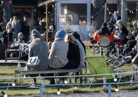 Începe să se prăbușească “modelul suedez”? Medicii și oamenii de știință: “Ne îndreptăm spre o catastrofă”