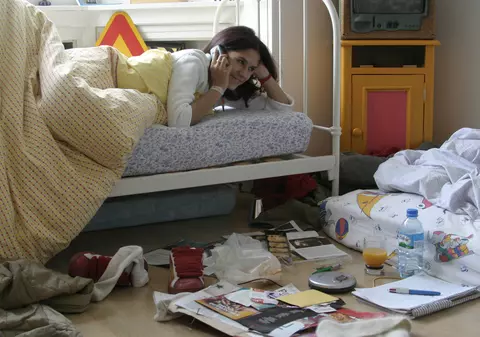 În 3 zile, aproape 200 de români au cerut ajutor psihologic la linia telefonică lansată de autorități