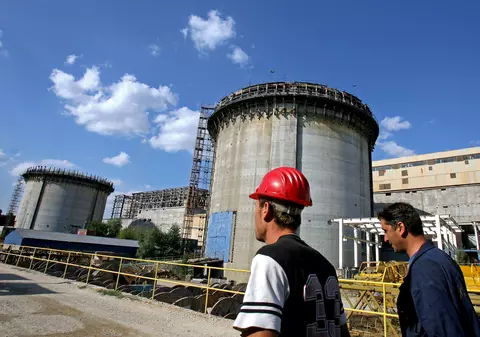 NY Times scrie că România are șansa de a deveni o putere energetică în Europa: „E o oportunitate uriașă”. Taxele mari sunt însă o problemă, cred americanii