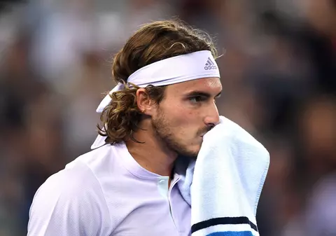 Stefanos Tsitsipas nu mai rezistă în izolare: ”Simt că îmi pierd mințile, am început să vorbesc cu obiectele prin casă”