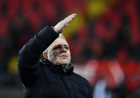 Marius Șumudică față cu coronavirusul din Turcia: ”Vin nişte d-ăia de zici că sunt cosmonauţi şi dau cu dezinfectant”