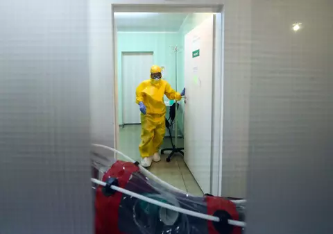 Îngrijorare la Spitalul din Arad. “Pastorul care a murit a fost confirmat după trei zile fiindcă DSP a testat după definiție, nu după simptome”, spun medicii