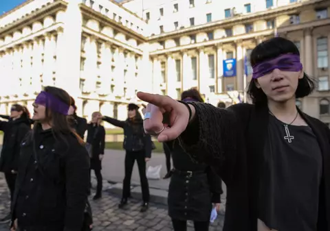 Protest față de violența asupra femeilor, de 1 martie. „Am început să credem că e normal să fii pipăită în autobuz”