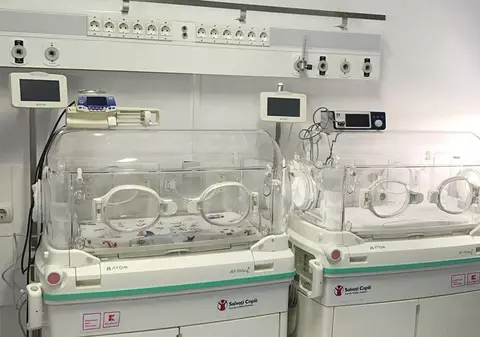 [Dă binele mai departe] Fond de urgență pentru spitale: Salvați Copiii  începe echiparea urgentă a Maternității Bucur, devenită unitate medicală specială pentru cazurile de Covid-19