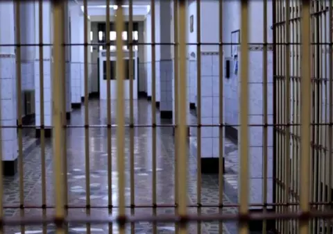 Nu mai sunt primiți deținuți la Penitenciarul Tg. Jiu de frica coronavirusului. Cum explică conducerea