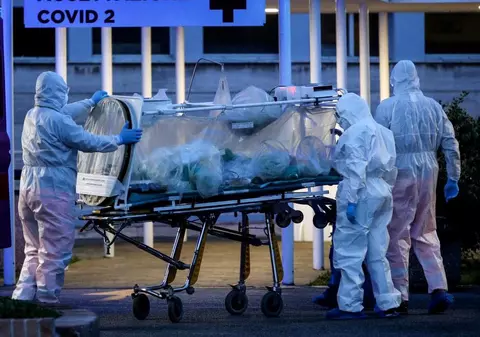 România trimite o echipă de medici şi asistenţi în Italia, pentru a-şi arăta solidaritatea