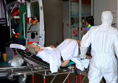 Un preș cât o țară sub care să ascundem adevărul