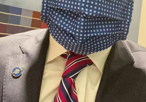 Un producător italian va fabrica măști anti-coronavirus din resturi de cravate