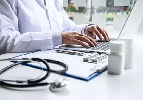 Noi reguli pentru concediile medicale în starea de urgență. Nu mai este nevoie de prezența la ghișeu