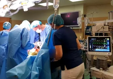 Grupul de Comunicare Strategică: 35 de cadre medicale de la Spitalul Universitar București şi 75 de pacienţi, infectați cu Covid-19