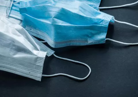 Speculanți care vindeau măști de protecție cu 6 lei bucata amendați de Poliția Suceava cu 10.000 de lei