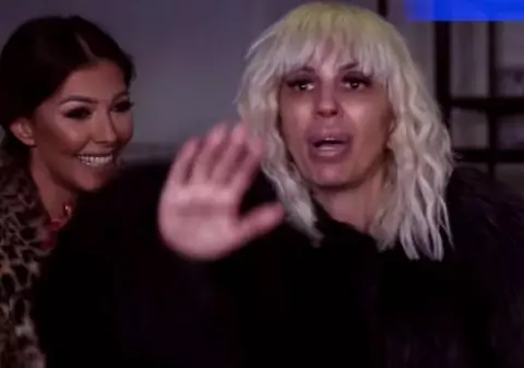 Raluca Bădulescu s-a proptit la cabinetul estetic pentru a-și îndepărta ridurile. „În aceste trei luni de stat în casă simțeam că îmbătrâneam pe zi ce trece”