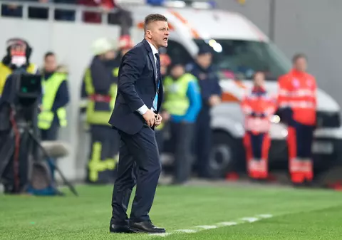 Dusan Uhrin pleacă de la Dinamo, Adrian Mihalcea - favorit să preia echipa. Jucătorii ar fi petrecut la Iași!