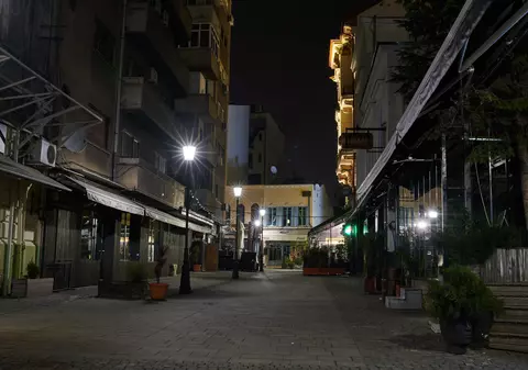 Restricțiile de circulație au intrat în vigoare la ora 22:00. Ce riscă cei care le încalcă și ies din casă noaptea, fără motiv întemeiat