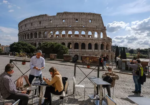 Asociația Românilor din Italia, atac dur împotriva Guvernului și a lui Klaus Iohannis: „Să înțelegem că românii din străinătate sunt buni numai la alegeri?”