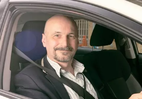 Mărturia unui taximetrist român din Londra: "99% am coronavirus! Am sunat un medic și mi-a spus că simptomele corespund"
