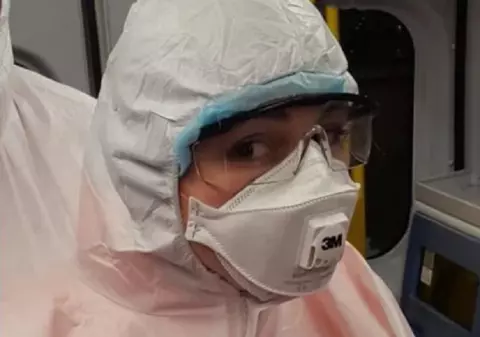 La doar 20 de ani, fiica unei cunoscute antrenoare de volei din România face voluntariat pe ambulanță, în Italia: "Nu sunt o eroină, dar inima mea este plină"