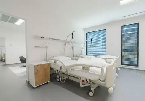 Un spital modern privat din Cluj, aruncat în lupta cu COVID-19, stă închis de o lună, cu angajații în șomaj tehnic și pacienții trimiși acasă