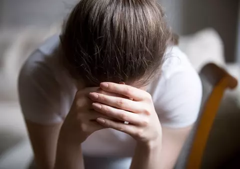 Femeile care își provocau avort în perioada comunistă, injectate cu somnifere. Asistentă: ”Noi le feream pe paciente de băieții cu ochi albaștri”