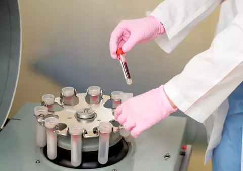 Șeful unui spital privat din Constanța, testat cu coronavirus, a consultat oameni după ce a venit din străinătate