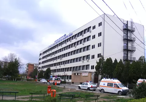 Opt medici demisionează de la Spitalul Județean Arad, iar peste 80 de angajaţi şi-au luat concediu medical