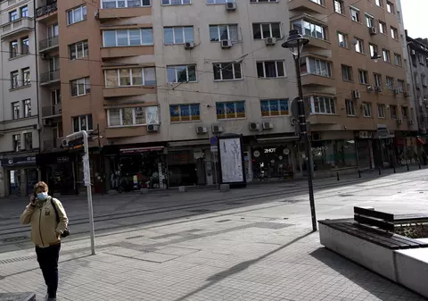 Armata bulgară va patrula pe străzi pentru a se asigura că populaţia respectă ordinele. Se poate folosi şi forţa fizică