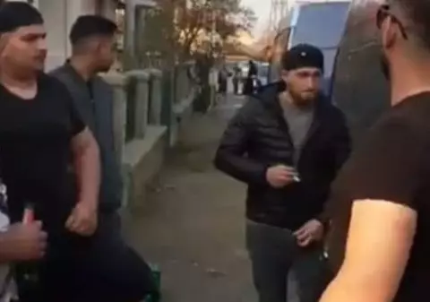Mai mulți tineri din Târgu-Jiu au sfidat restricțiile și au organizat un chef în plină stradă. Ce amendă au primit