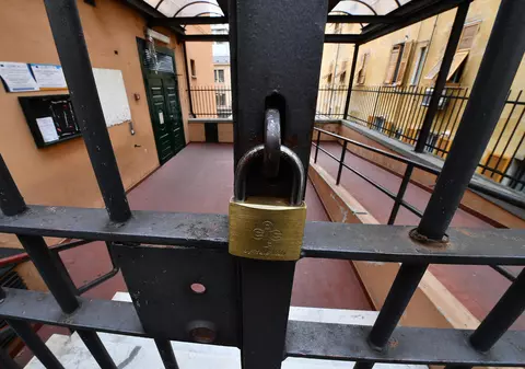 Hulit în România, învățământul online e o soluție la coronavirus! Obligată să închidă școlile, Italia s-a regrupat rapid și dă o lecție Europei