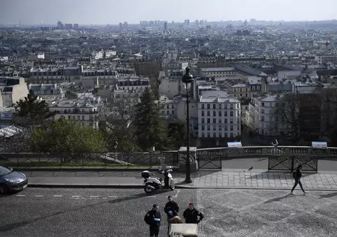 Cum se vede Parisul de la fereastră. Jurnalul unei ziariste românce din Franța în criza coronavirus