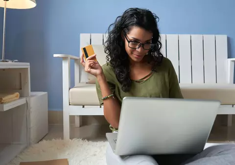 (Publicitate) Cum să economisești bani atunci când faci cumpărături online