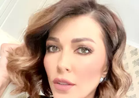 Ce fac vedetele când #stauacasă. Ilinca Vandici nu poate sta departe de televiziune nici în izolare. Are săptămânal o rubrică online