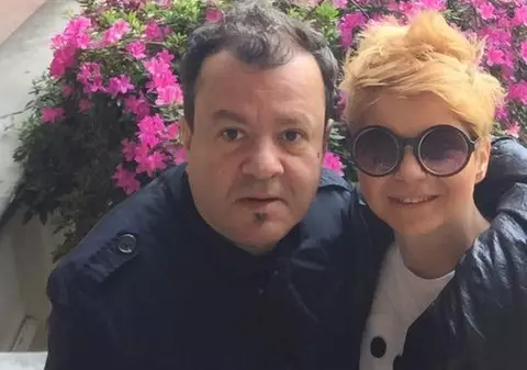 Dragoș Moștenescu a lansat un serial online despre familie, în timpul pandemiei de coronavirus. Actorul locuiește în Londra, cu soția și cei trei copii