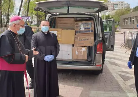 Donațiile făcute de Papa Francisc au ajuns la Spitalul Județean din Suceava. Mesajul Suveranului Pontif pentru medici și pacienți