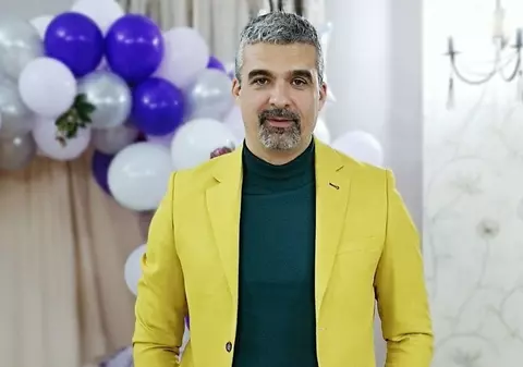 Aurelian Temișan a mobilizat 36 de vedete pentru a cânta în ipostaze inedite. Cum arată videoclipul piesei “E groasă treaba”