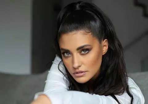 Prima imagine cu Antonia în costum de baie, după ce și-a schimbat implanturile mamare