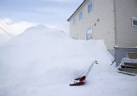 Colonia de români de la Cercul Polar este ferită de coronavirus, dar se luptă cu nămeții. ”Aici la Skjervøy a fost un caz, dar s-a vindecat”
