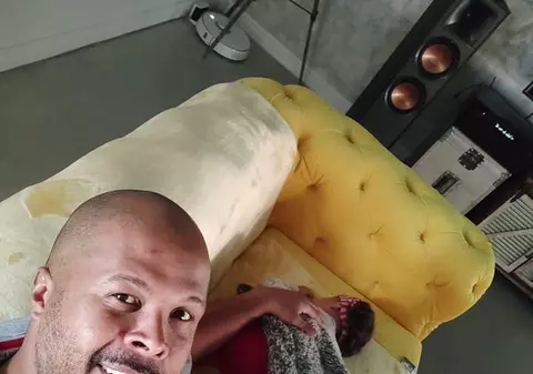 Cabral nu poate ține pasul cu fiica lui, în vârstă de un an și jumătate. „Caut metode să obosesc dragonul ăsta mic”