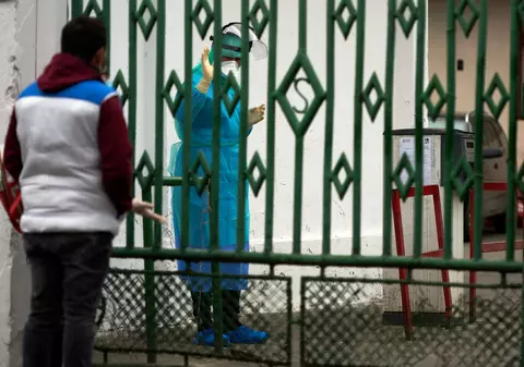 Trista poveste a preotesei din Măureni. Cum ajung tot mai des medicii din România să aleagă între viața lor și cea a pacienților