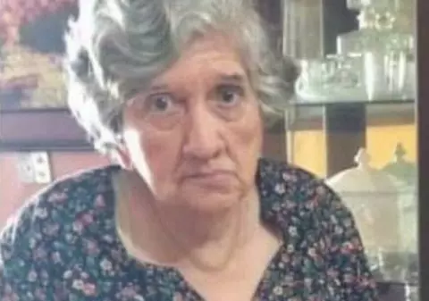 O femeie infectată cu COVID-19 s-a trezit din comă, la două săptămâni după ce spitalul o declarase decedată