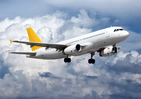 VIDEO | Revoltă printre pasagerii unui avion care a plecat din Timișoara: “Nu s-au respectat regulile de distanțare”