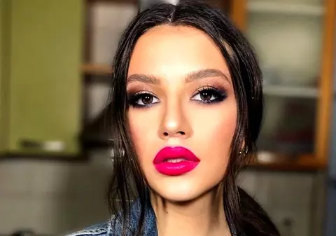 Cleopatra Stratan, într-o ipostază provocatoare. Artista s-a pozat după ce a ieșit de la duș