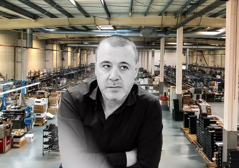 Un om de afaceri din Suceava povestește cum e să fii izolat în fabrică: ”Mergeam pe linie și dădeam «bună dimineața!». Acum nu mai am cui”