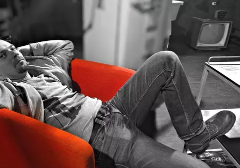 Cum vede un actor viața de după pandemie: ”Nu cred că oamenii vor mai avea curajul să stea unul lângă altul la teatru foarte curând”