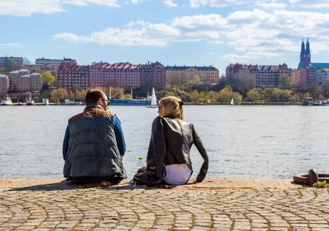 Cuplu de români, „turiști de lux” în Suedia, țară fără restricții din cauza coronavirusului: „Prietenii noștri sunt invidioși pe tot ce putem face aici”