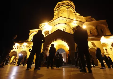 Cum au sărbătorit Învierea Domnului țările ortodoxe din jurul României. Bulgarii și georgienii au încălcat restricțiile și au ieșit în stradă