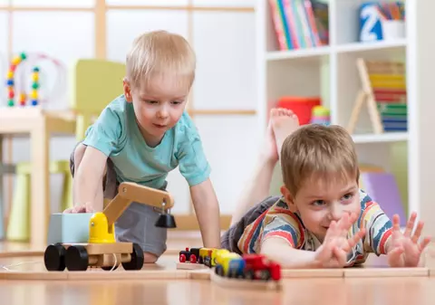 Reguli în grădinițele din Danemarca, redeschise miercuri: un copil are voie să se joace cu doar trei jucării