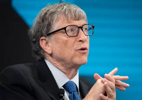 Au început testele pe oameni cu primul vaccin anti-Covid-19 finanțat de Bill Gates